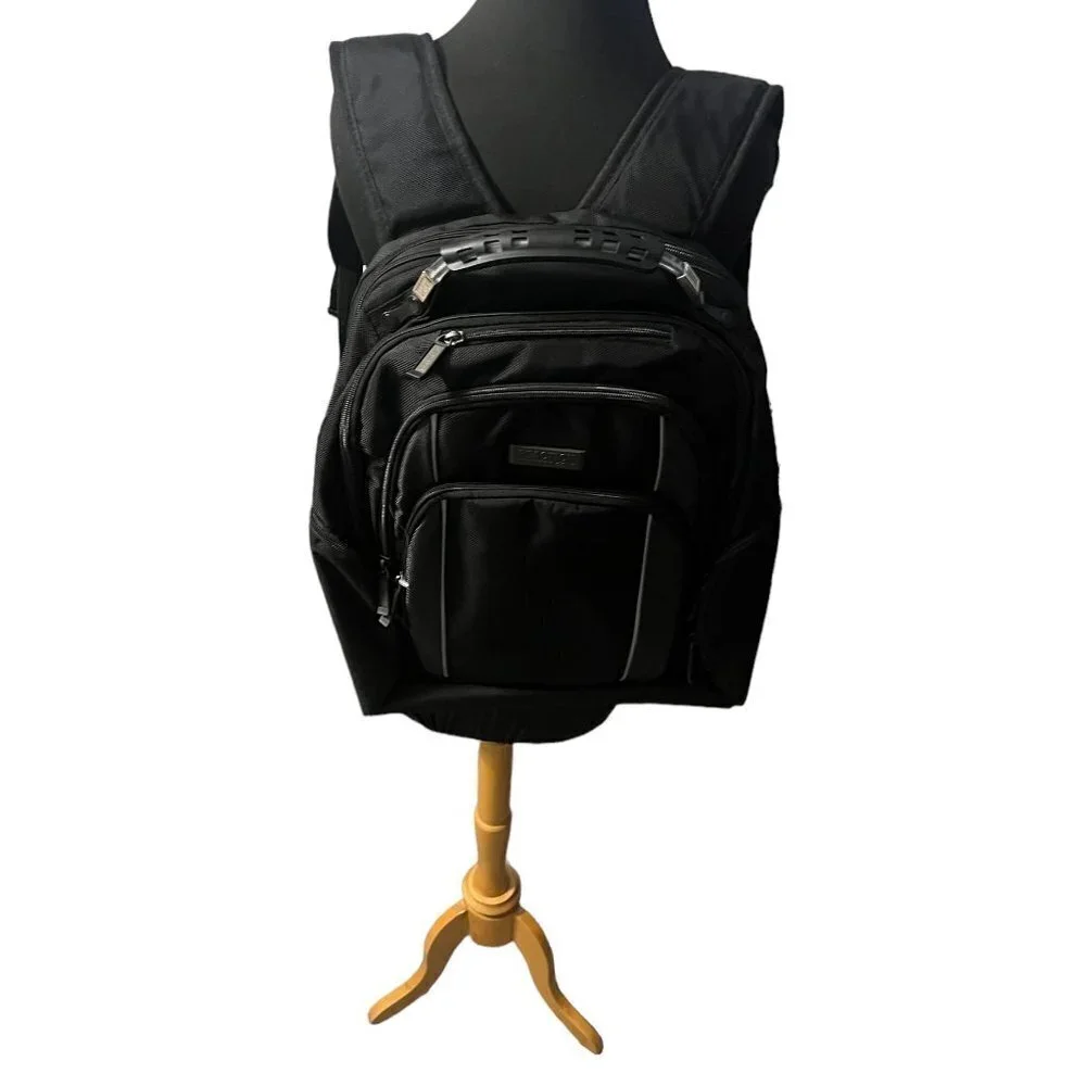 Kenneth Cole REACTION 